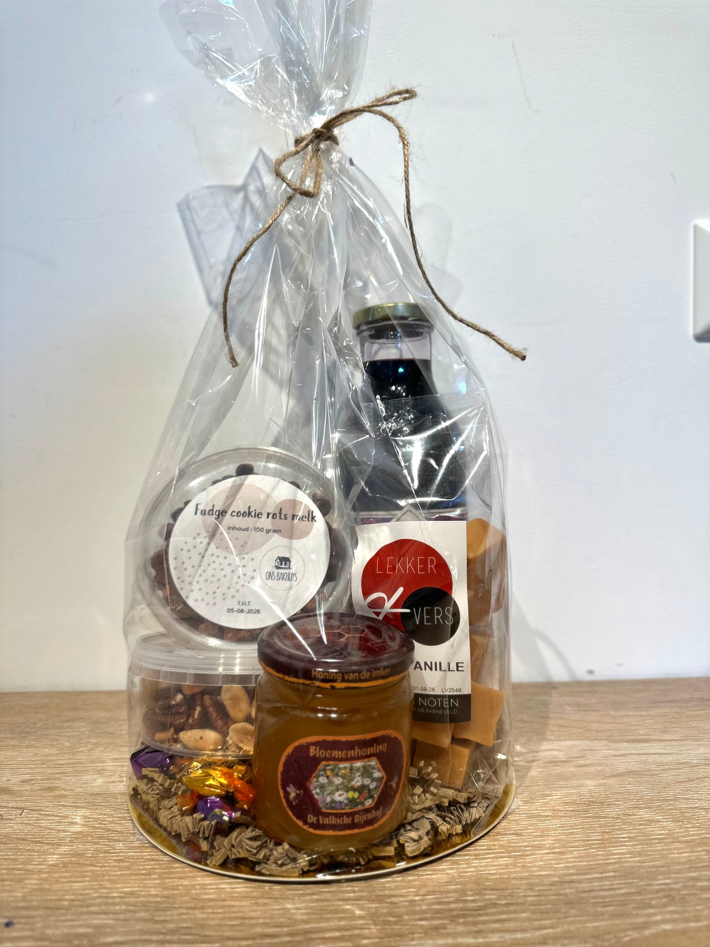 Pakket schulp, honing en nootjes