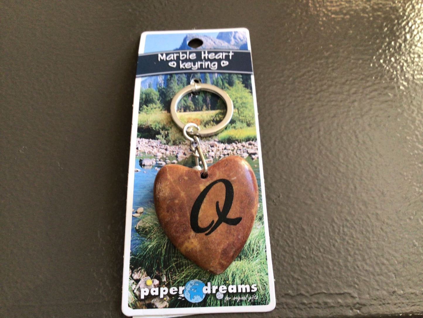 Sleutelhanger letter Q marmer/bruin