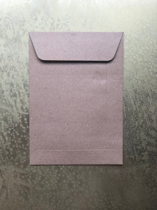 Envelop bruin